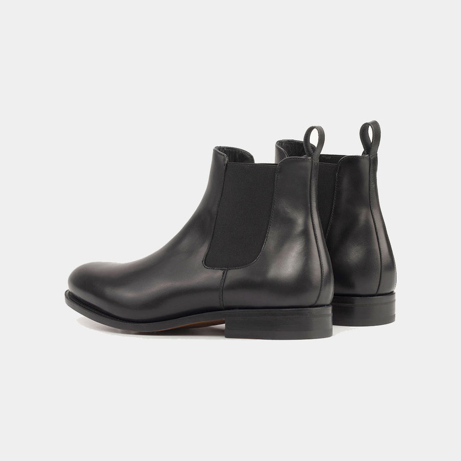 Chelsea Boot Classic Black Shoe at Lamilago
