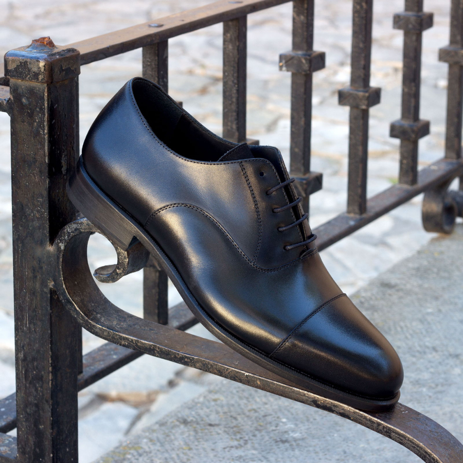 Black oxford Shoe at Lamilago